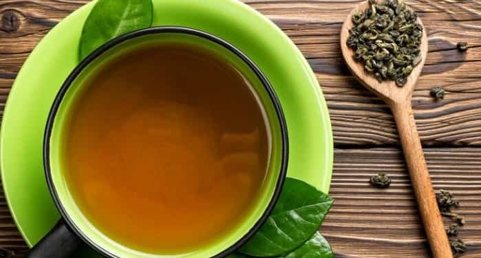 مصرف ۴ وعده چای سبز در روز برای درمان آرتروز زانو
