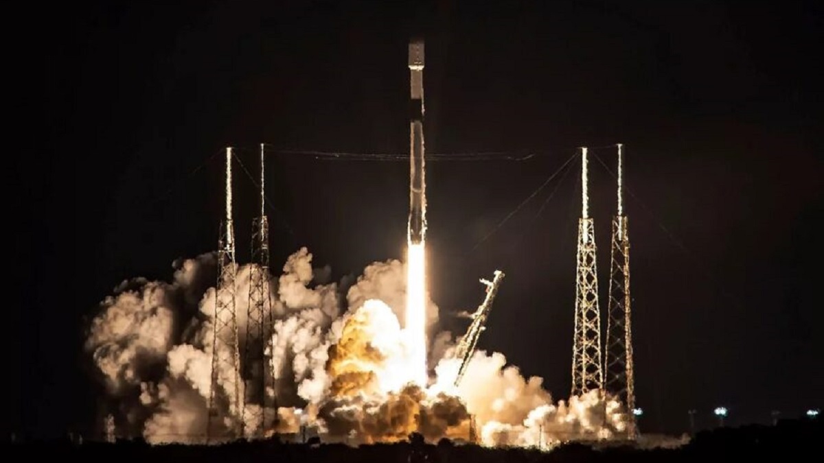 نخستین ماهواره‌های استارلینک برای اتصال اینترنت ماهواره‌ای به گوشی به فضا پرتاب شدند