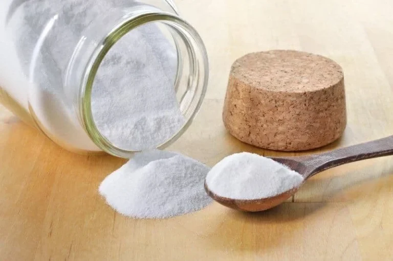 مواد طبیعی برای رفع بوی بد کفش ها