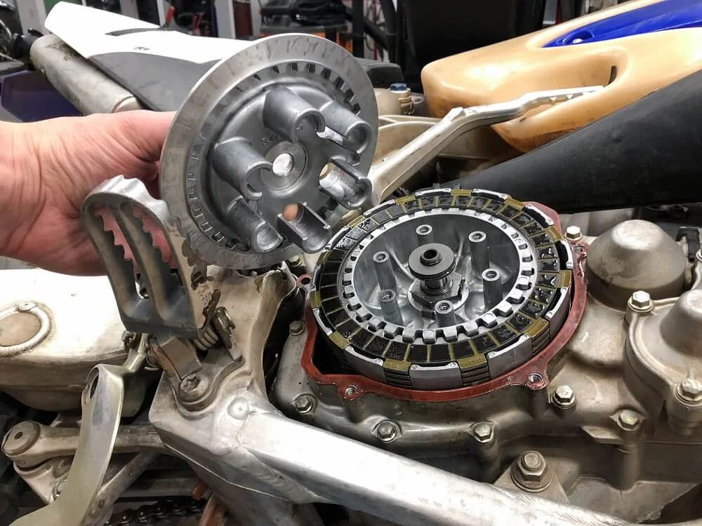 How do we know if the automatic transmission is broken?