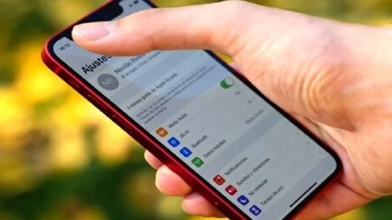 تنظیم ساعت آیفون؛ راهنمای کامل تنظیم دستی، خودکار و رفع مشکلات