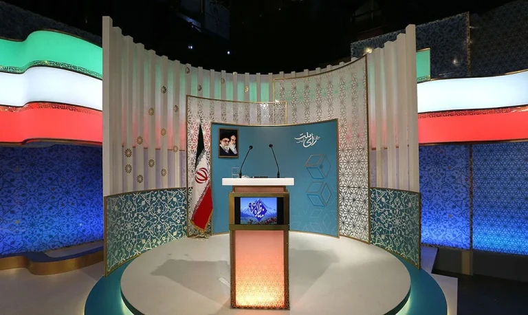 مناظره چیست