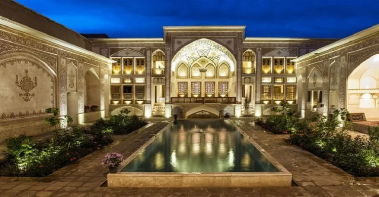 راهنمای جامع جاهای دیدنی کاشان؛ از معماری تاریخی تا باغ های جهانی