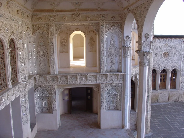 خانه طباطبایی ها کاشان؛ راهنمای کامل بازدید، تاریخچه و معماری (۱۴۰۵)