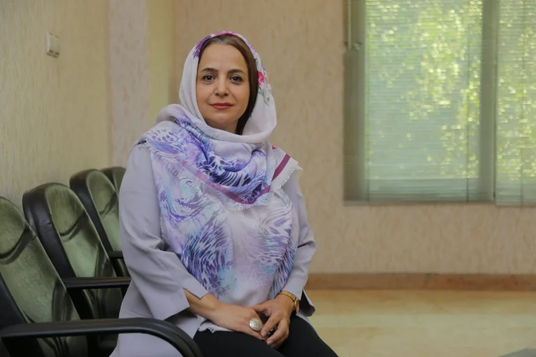 خانم دکتر اقدس وکیلی، متخصص زنان و زایمان در اصفهان؛ راهنمای جامع سلامت بانوان