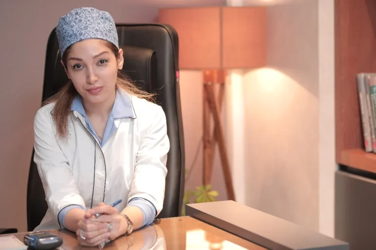 متخصص انکولوژی زنان اصفهان؛ راهنمای جامع تشخیص، درمان و معرفی برترین پزشکان