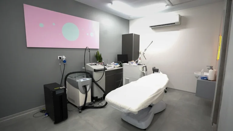 راهنمای جامع و فیلم آموزشی اتاق لیزر زنان؛ کاربردها، مزایا و مراقبت‌ها