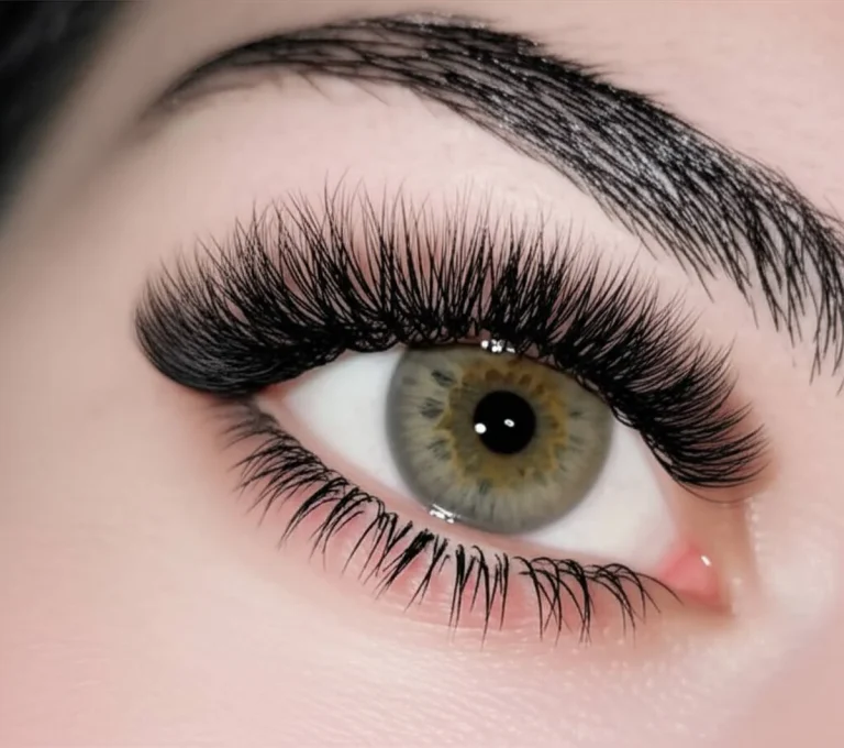 اکستنشن مژه یا کاشت مژه؛ کدام روش برای شما مناسب‌تر است؟